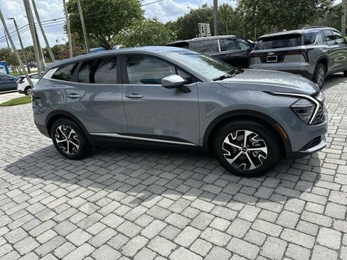 Used 2024 Kia Sportage EX FWD image 15
