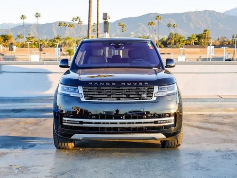Used 2023 Land Rover Range Rover SE image 3