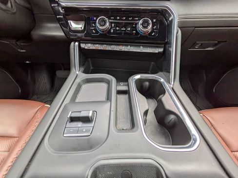 Used 2025 GMC Sierra 3500 Denali Ultimate AWD/4WD image 20