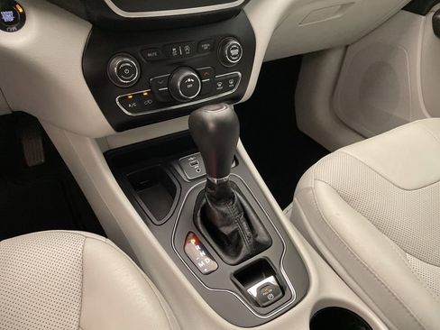 Certified 2021 Jeep Cherokee Latitude Lux image 17