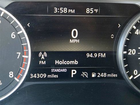 Used 2023 Nissan Pathfinder S image 10