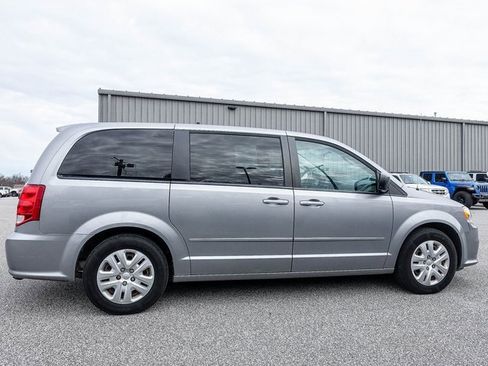 Used 2016 Dodge Grand Caravan SE w/ Quick Order Package 29E SE image 11