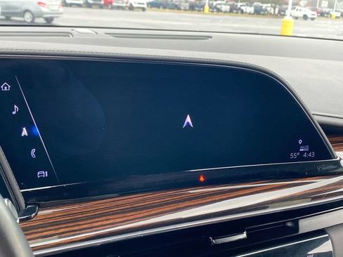 Used 2023 Cadillac Escalade ESV Luxury AWD/4WD image 15