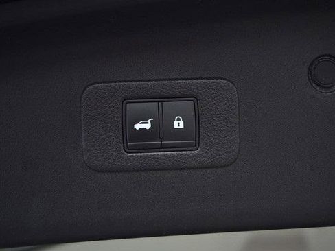 Used 2021 Nissan Armada Platinum image 36