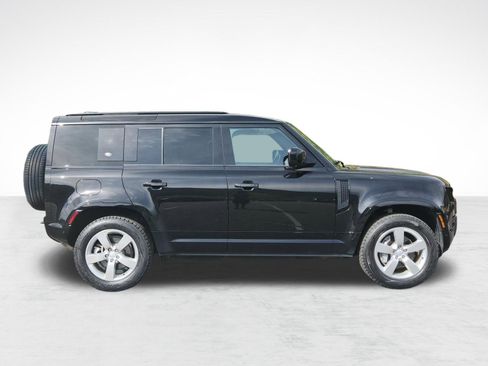 Used 2024 Land Rover Defender 110 X-Dynamic SE AWD/4WD image 7