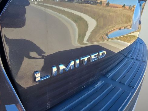 Used 2024 Ford Expedition Max Limited image 9