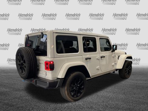 Used 2024 Jeep Wrangler Unlimited Sahara w/ Safety Group AWD/4WD image 10