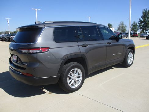 Used 2024 Jeep Grand Cherokee L Laredo w/ Luxury Tech Group I RWD image 6