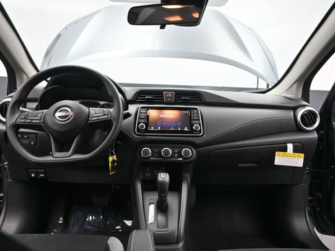 Used 2025 Nissan Versa S w/ Trunk Package image 28