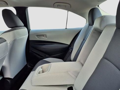 Used 2025 Toyota Corolla LE w/ Convenience Package image 9