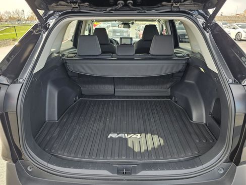 Used 2025 Toyota RAV4 XLE w/ Convenience Package image 13