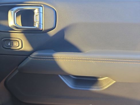 New 2025 Jeep Gladiator Sport w/ Premium Package image 20