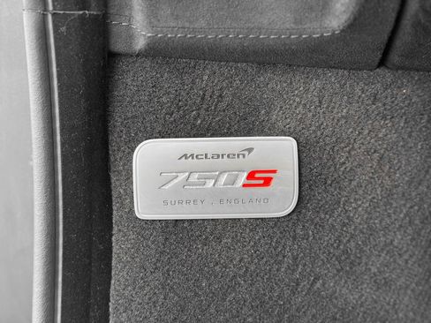 Used 2026 McLaren 750S RWD image 18