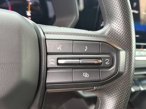 Used 2023 Chevrolet Colorado W/T RWD image 28