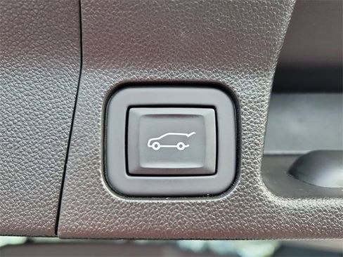 Used 2023 GMC Acadia Denali w/ Denali Ultimate Package image 6