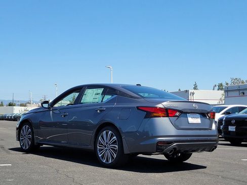 New 2026 Nissan Altima 2.5 SV w/ SV Premium Package FWD image 2