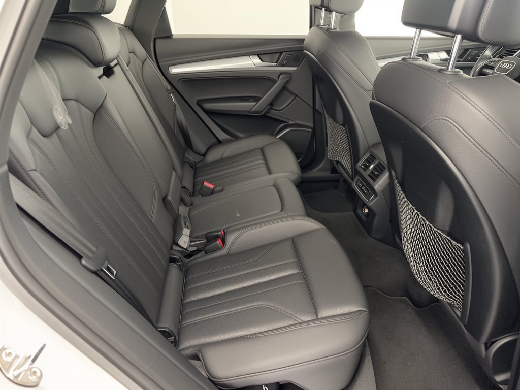 Used 2020 Audi Q5 2.0T Premium w/ Titanium Sport Package AWD/4WD image 28