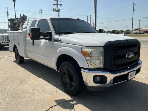Used 2015 Ford F250 XLT w/ XLT Value Package RWD image 4