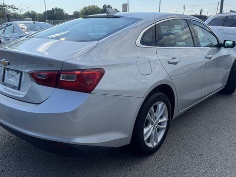 Used 2017 Chevrolet Malibu LT FWD image 8