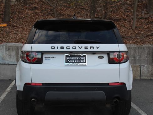 Used 2017 Land Rover Discovery Sport SE AWD/4WD image 8