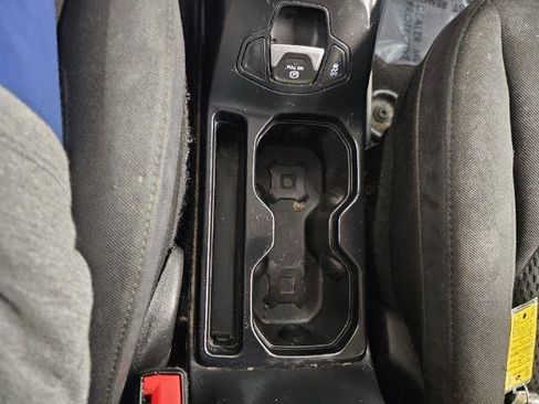 Used 2018 Jeep Renegade Altitude FWD image 23