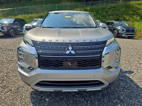 New 2025 Mitsubishi Outlander SE image 10