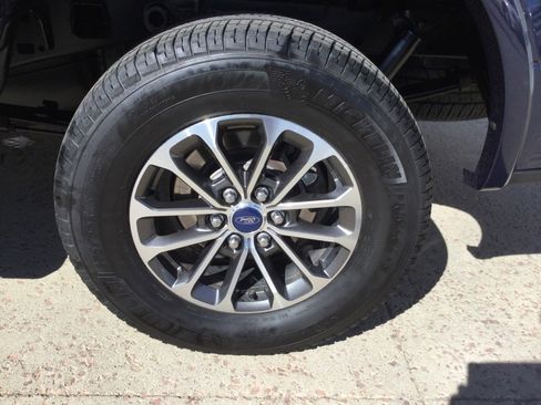 Used 2016 Ford F150 Lariat w/ Equipment Group 502A Luxury image 5