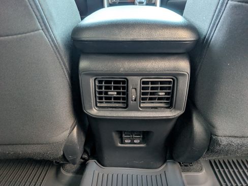 Used 2024 Toyota RAV4 XLE AWD/4WD image 7