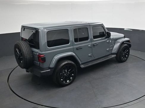 Used 2024 Jeep Wrangler Unlimited Sahara w/ Technology Group AWD/4WD image 24