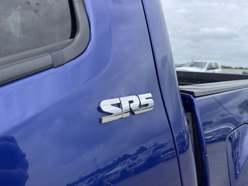 Used 2022 Toyota Tacoma SR5 RWD image 12