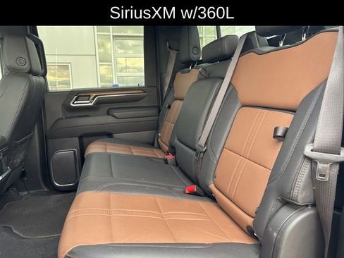 Used 2024 Chevrolet Silverado 2500 High Country w/ Technology Package image 11