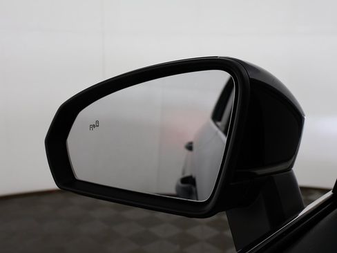 Used 2023 Volkswagen Taos SE w/ Panoramic Sunroof Package image 37