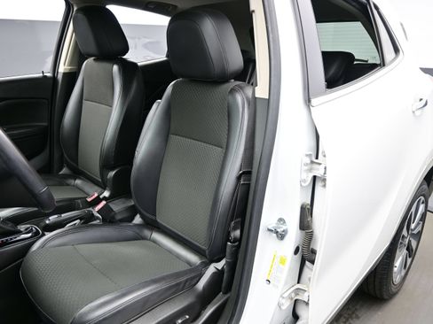 Used 2021 Buick Encore Preferred FWD image 12