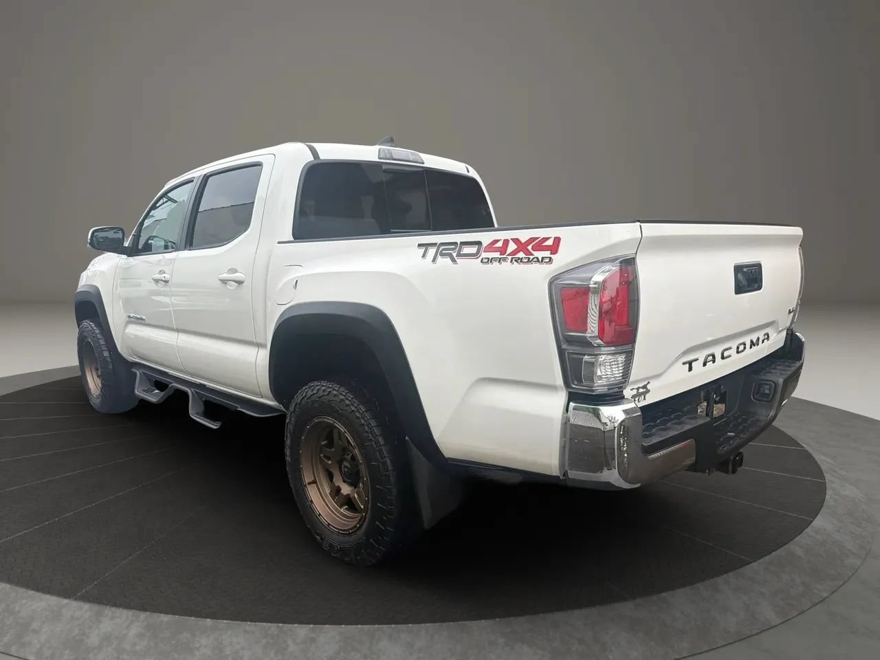Used 2021 Toyota Tacoma TRD Off-Road AWD/4WD image 7