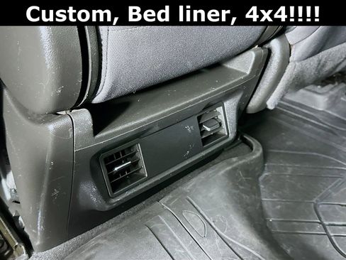 Used 2023 Chevrolet Silverado 1500 Custom image 25