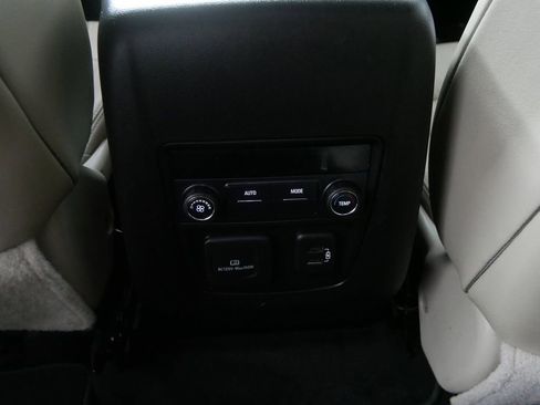 Used 2021 Buick Enclave Essence w/ Sound and Sites Package image 19