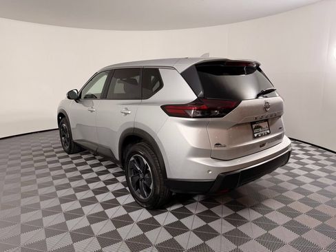 Used 2025 Nissan Rogue SV AWD/4WD image 8