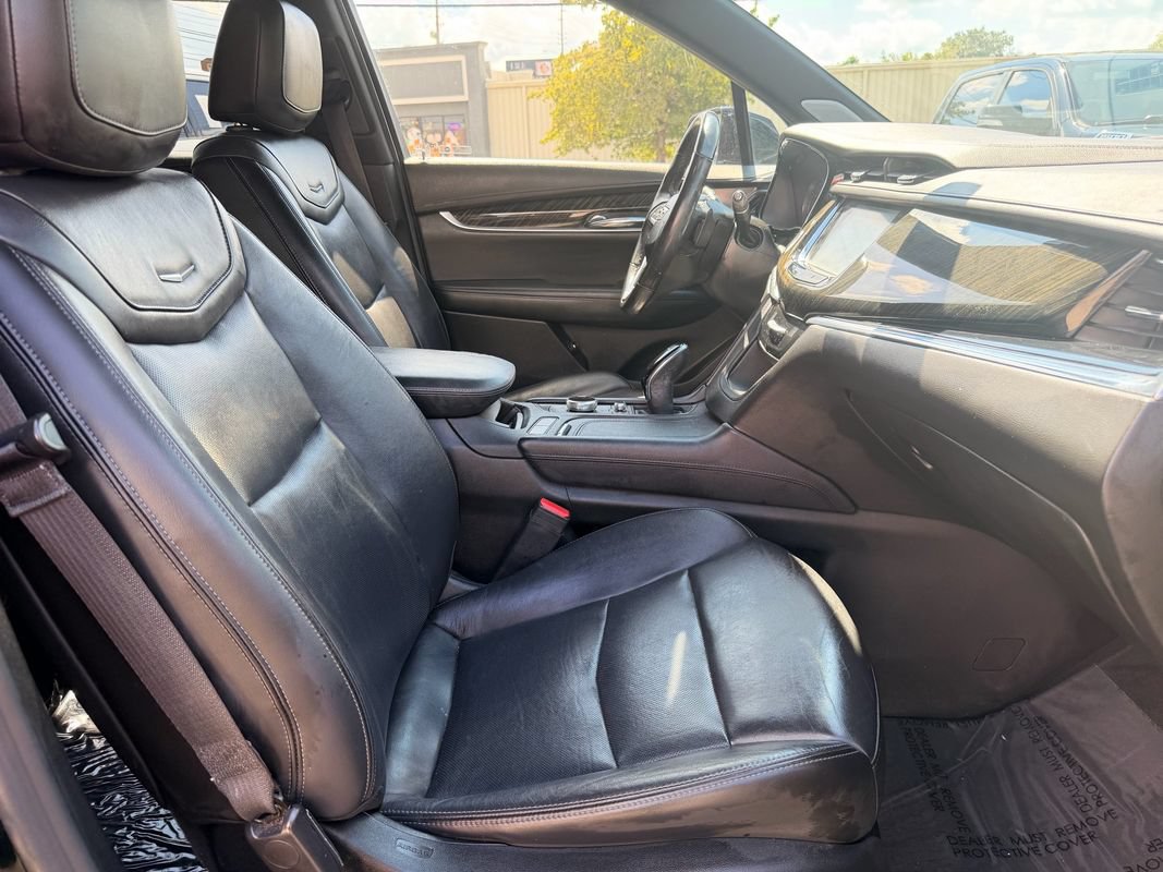 Used 2020 Cadillac XT6 Premium Luxury FWD image 18