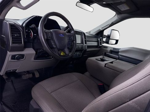 Used 2020 Ford F250 XLT image 3