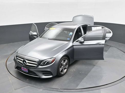 Used 2019 Mercedes-Benz E 300 4MATIC image 38