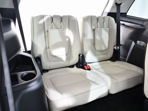 Used 2017 Ford Explorer Platinum image 20