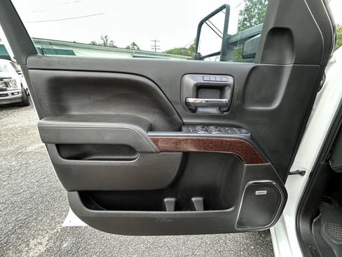 Used 2015 GMC Sierra 3500 SLT w/ Duramax Plus Package AWD/4WD image 19