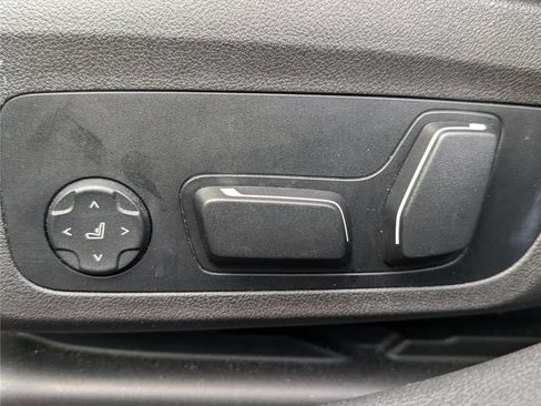 Used 2025 BMW 330i Sedan image 19