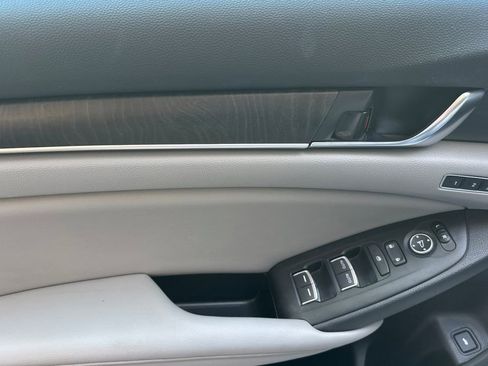 Used 2019 Honda Accord EX-L image 10