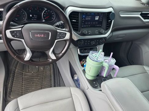 Used 2020 GMC Acadia SLT FWD image 2