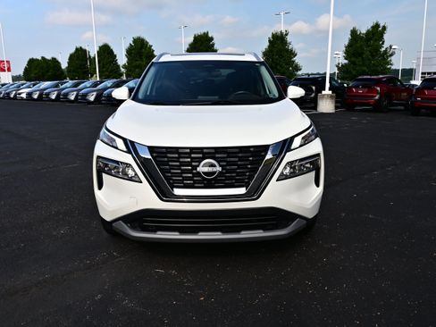 Used 2022 Nissan Rogue SV w/ SV Premium Package AWD/4WD image 3