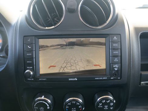 Used 2017 Jeep Patriot High Altitude image 40