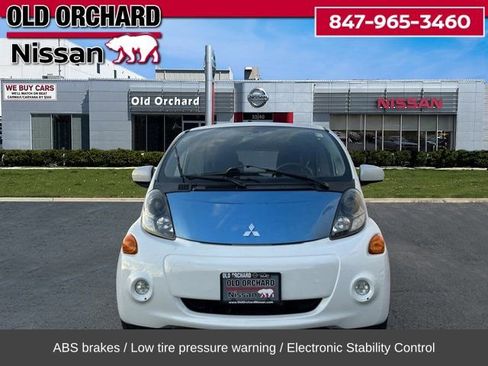 Used 2012 Mitsubishi i SE image 3