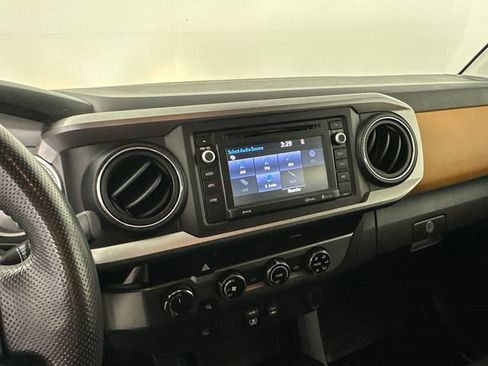 Used 2018 Toyota Tacoma SR5 image 25