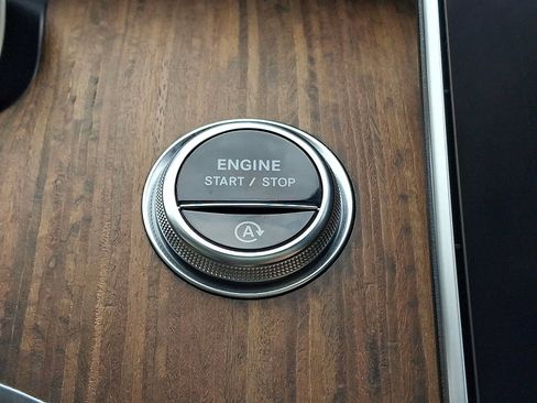 Certified 2024 Mercedes-Benz C 300 4MATIC Sedan image 19